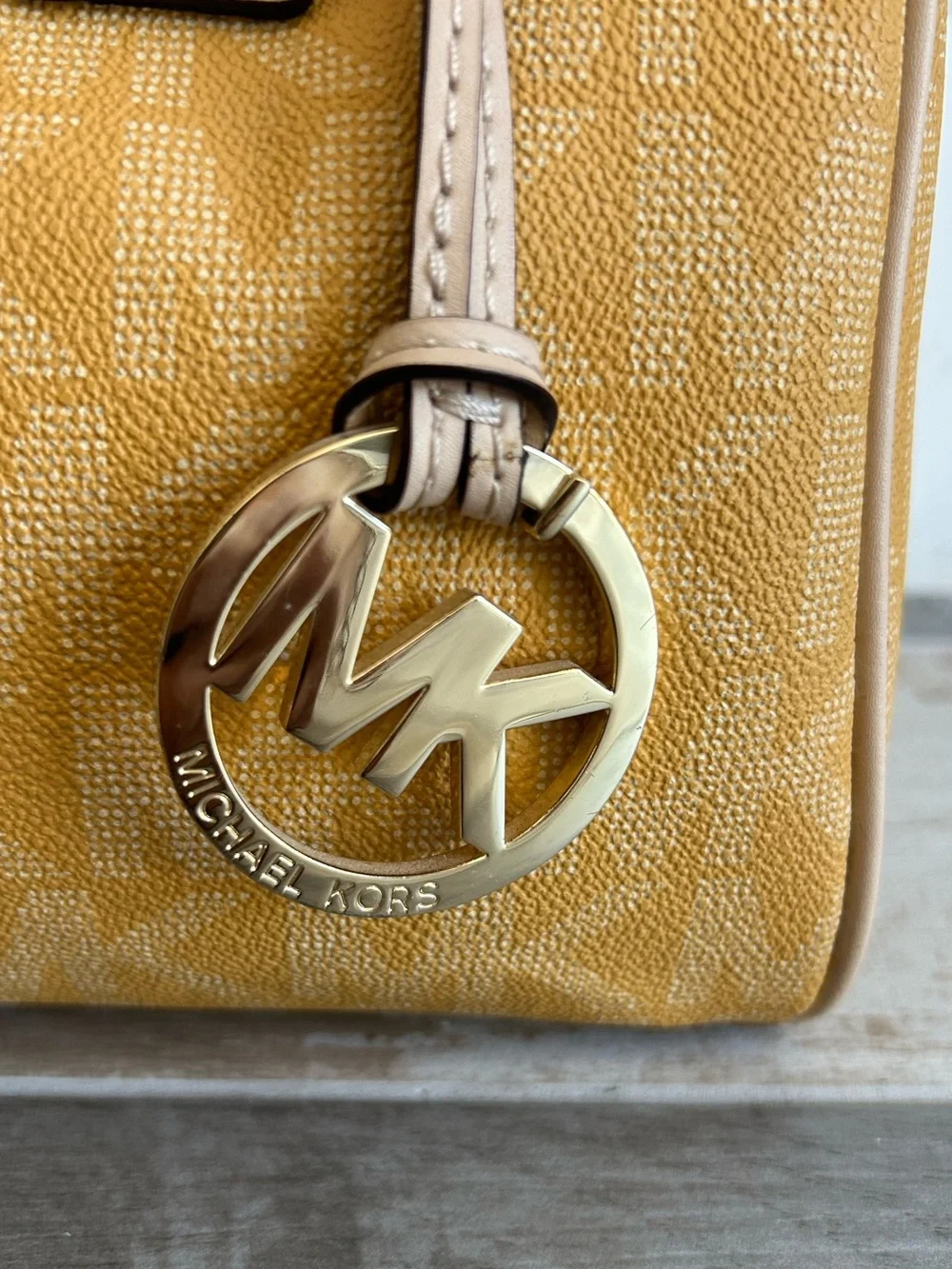Michael Kors Grayson Medium Satchel Duffle Yellow Gold Leather Top Handle